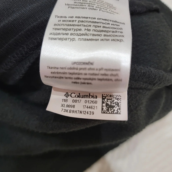 Columbia black fleece zip up jacket. - Picture 8 of 11